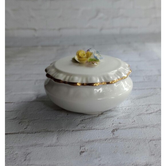 Vintage Coalport Bone China Trinket Box | Tiny Box | Floral Accents - Picture 1 of 4